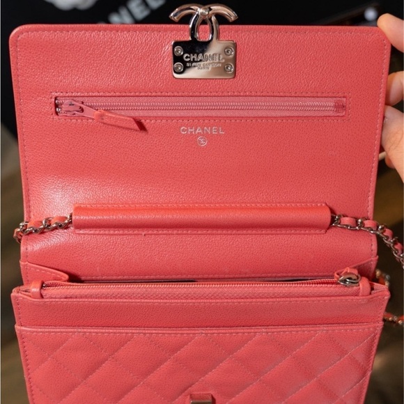 CHANEL WALLET ON CHAIN WOC LIKE NEW - Picture 4 of 8